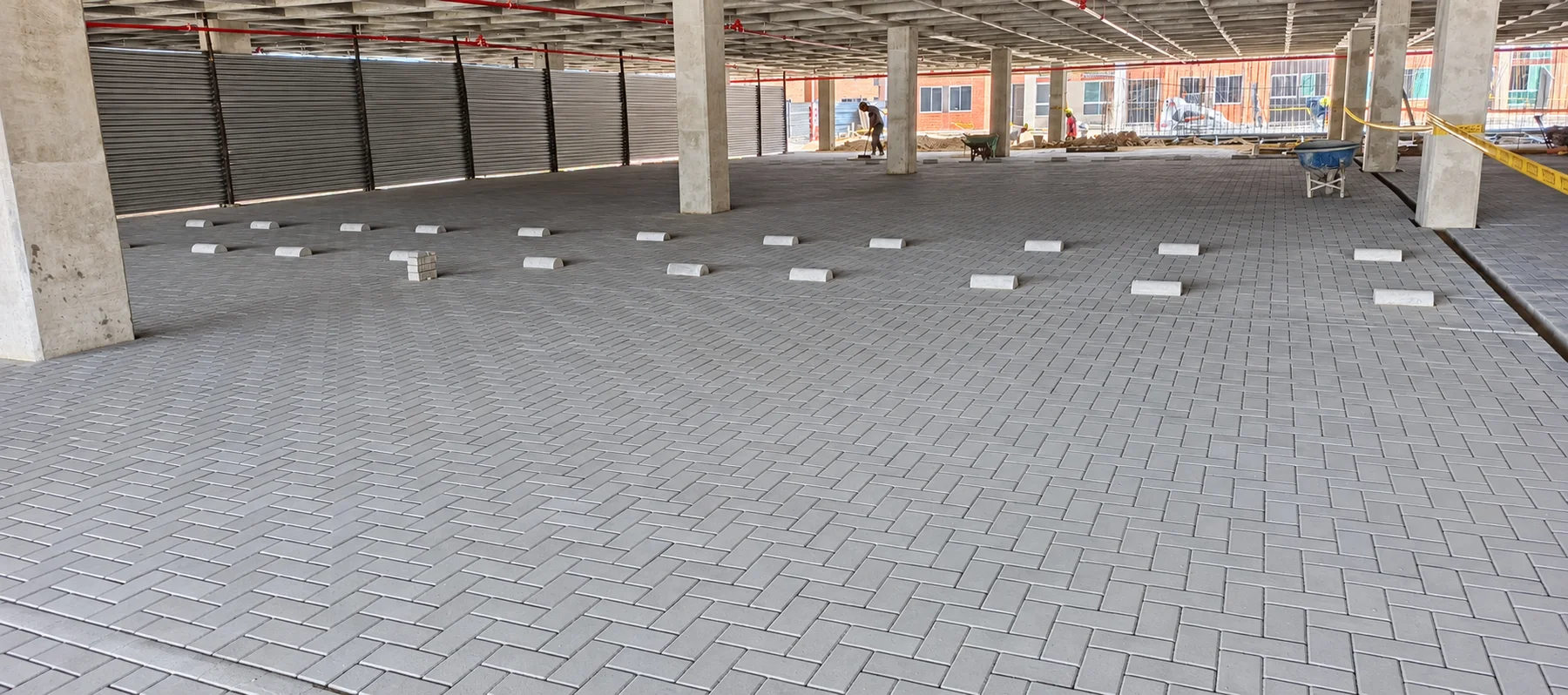 Parqueaderos y circulación